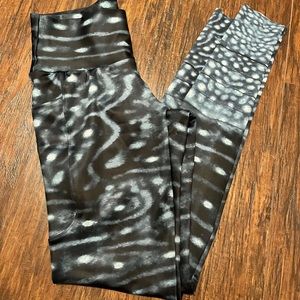 Whale shark print leggings